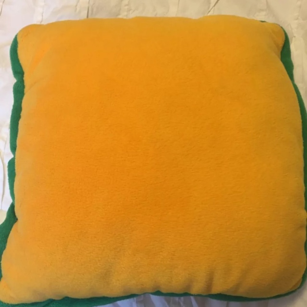 3-D children’s frog 🐸 accent pillow - Picture 15 of 16